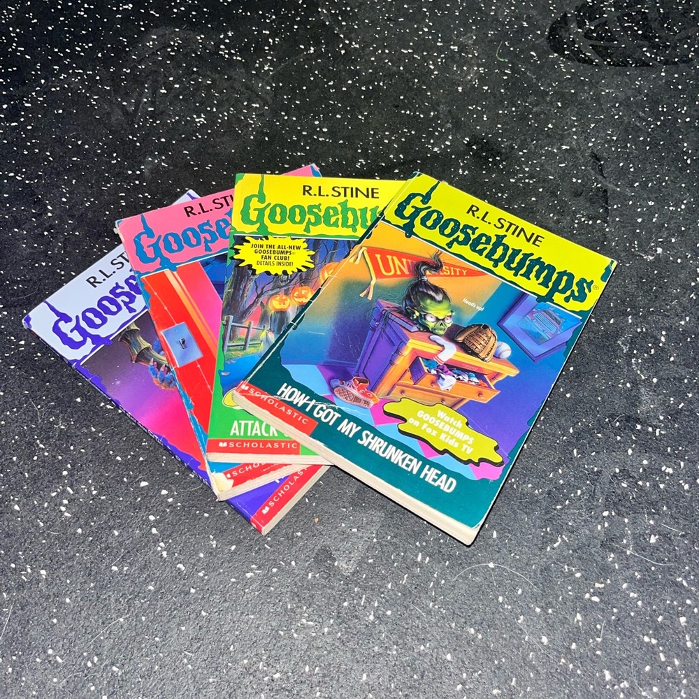 Vintage 90s Goosebumps Book Set - Like new condition